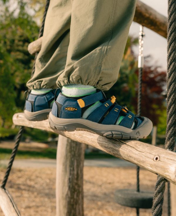 Little Kids' Newport H2  |  Martini Olive/Aura Orange